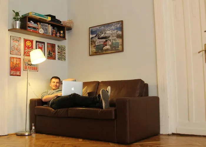 The Lazy Muggle Хостел *